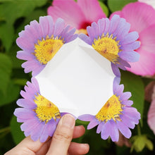 Load image into Gallery viewer, Marguerite - Flower Folding Card