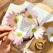 Load image into Gallery viewer, Daisy - Flower Folding Card