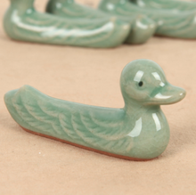 Load image into Gallery viewer, Celadon Ducks 5P Chopstick Rest Set
