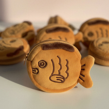 Load image into Gallery viewer, Bungeoppang Pouch Keyring