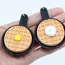 Load image into Gallery viewer, Bungeoppang Waffle Clicker Keyring