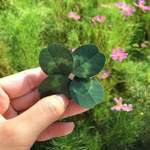 Load image into Gallery viewer, Four Leaf Clover -  Flower Folding Card