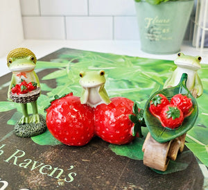 Strawberry Frog Miniature Figurines