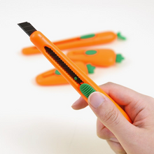 Load image into Gallery viewer, Carrot Friends Mini Retractable Knife Set