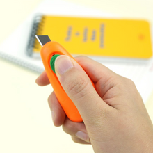 Load image into Gallery viewer, Carrot Friends Mini Retractable Knife Set