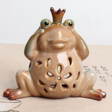 Load image into Gallery viewer, Crown Frog - Candle Holder