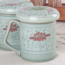 Load image into Gallery viewer, Celadon Damask with Red Flower Tea Mug