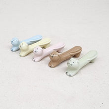 Load image into Gallery viewer, Pastel Cat Chopstick Rest