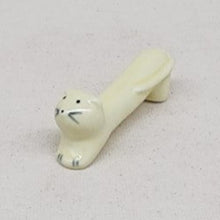 Load image into Gallery viewer, Pastel Cat Chopstick Rest
