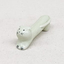 Load image into Gallery viewer, Pastel Cat Chopstick Rest