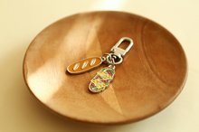 Load image into Gallery viewer, Keyring - Sandwich