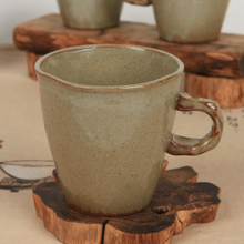 Load image into Gallery viewer, Buncheong Leaf Berry Mug