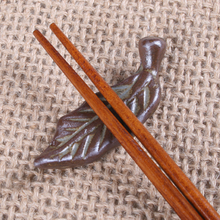 Load image into Gallery viewer, Buncheong Leaf Chopstick Rest