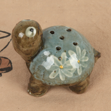 Load image into Gallery viewer, Turtle Incense Holder
