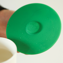 Load image into Gallery viewer, Jelly Bear - Silicone Mug Lid - Flower Mango