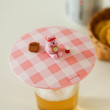 Load image into Gallery viewer, Jelly Bear - Silicone Mug Lid - Picnic Pinky