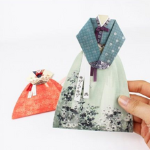 Load image into Gallery viewer, Chrysanthemum Watercolor Hanbok Card