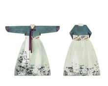 Load image into Gallery viewer, Chrysanthemum Watercolor Hanbok - Greeting Card