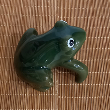 Load image into Gallery viewer, Two Handed Hanging Frog