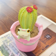 Load image into Gallery viewer, Clay Cacti Frog
