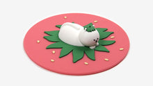 Load image into Gallery viewer, Silicone Mug Lid - Strawberry Cat