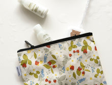 Load image into Gallery viewer, Dailylike Pouch - Strawberry