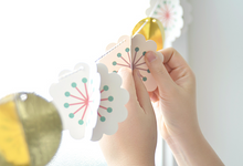 Load image into Gallery viewer, Flower Garland